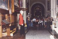 L'organista Jean Guillou ringrazia il pubblico nella Chiesa di Santa Rita