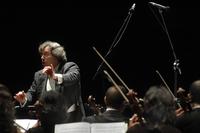 José Ramón Encinar dirige l'Orquesta de la Comunidad de Madrid