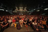 Il pubblico del Palaolimpico durante il concerto di Francesco Guccini