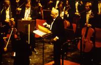 Il direttore Mstislav Rostropovich con l'Orchestra e Coro del Teatro Kirov di Leningrado al Teatro Regio