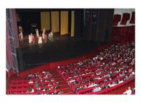 Danzatori e pubblico in "Musica e danza dalla Corea. Danze religiose e di corte"