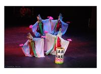 Danzatrici in "Musica e danza dalla Corea. Danze religiose e di corte"