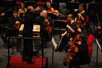 Orchestra e Coro del Teatro Regio diretti da Gianandrea Noseda e Roberto Gabbiani