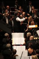 Semyon Bychkov dirige la Filarmonica della Scala al Palasport Olimpico