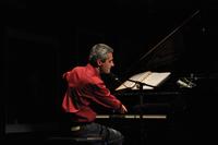 Il pianista Carlo Fava durante il concerto al Museo Nazionale del Cinema