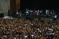 Il pubblico del Palaolimpico durante il concerto di Francesco Guccini