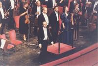 Il direttore Ivan Fischer e l'Orchestra Sinfonica e Coro di Torino della Rai ringraziano il pubblico al Teatro Regio