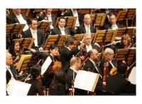 Il direttore Riccardo Muti tra i musicisti della Chicago Symphony Orchestra