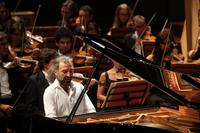 Orchestra Haydn di Bolzano e Trento diretta da George Pehlivanian col pianista Stefano Bollani