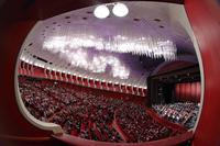 Una vista suggestiva del Teatro Regio durante il concerto dell'Orchestra del Teatro Regio