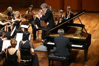 Orchestra Filarmonica di Praga diretta da Jiří Belohlavek, Freddy Kempf al pianoforte